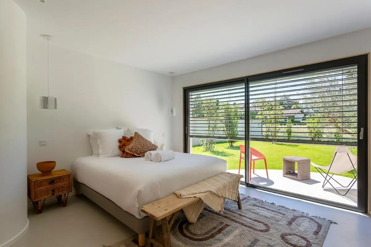 Villa Maison Lyon Ecully Piscine Climatisation De 250 M2