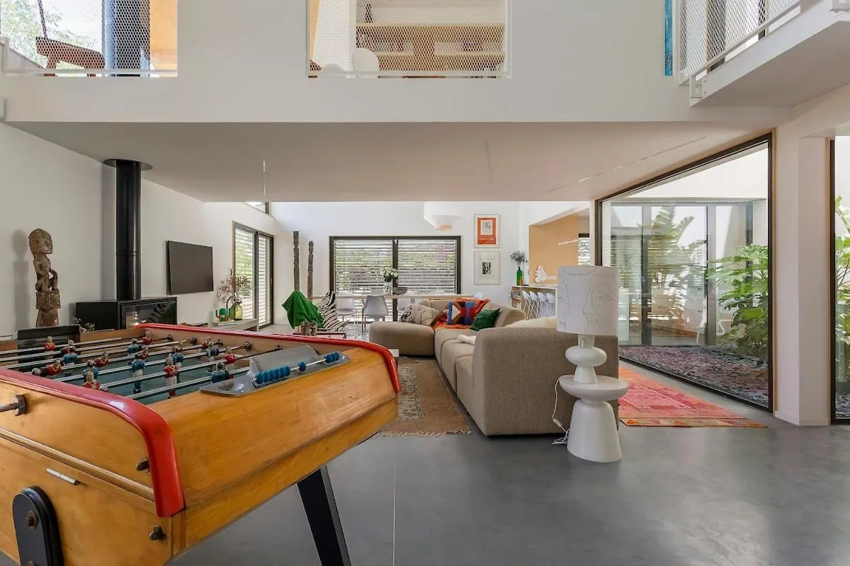 Maison Lyon Ecully Piscine Climatisation De 250 M2 Frankreich