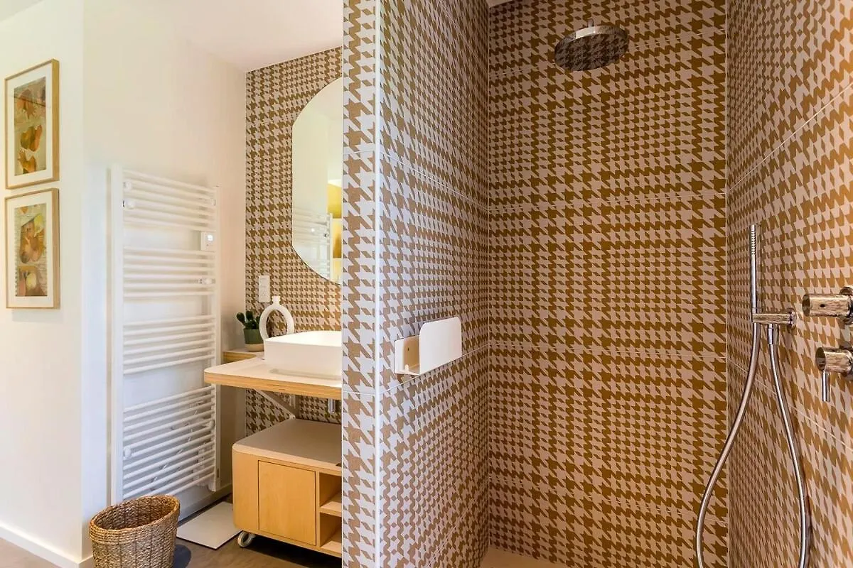 Maison Lyon Ecully Piscine Climatisation De 250 M2 0*,  Frankreich